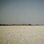 Un lac de sel, craquant, piquant, mais diablement beau (Siwa)