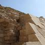 Il y a plus d'une pyramide à Sakara, mais toutes ne se voient pas de loin.